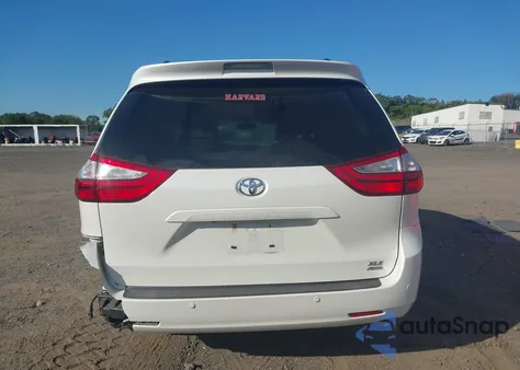 2017 Toyota Sienna Xle/Limited z USA, uszkodzony, nr VIN 5TDDZ3DC6HS167193